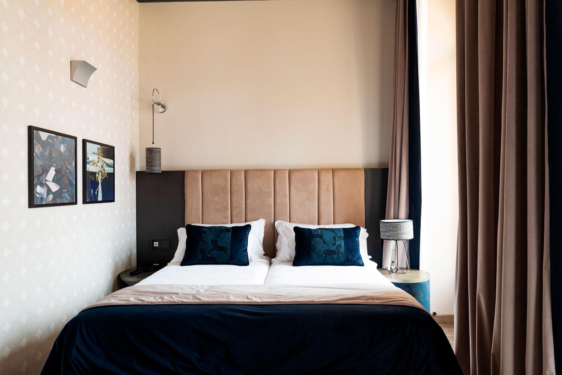 Hotel Amadomus Luxury Neapel