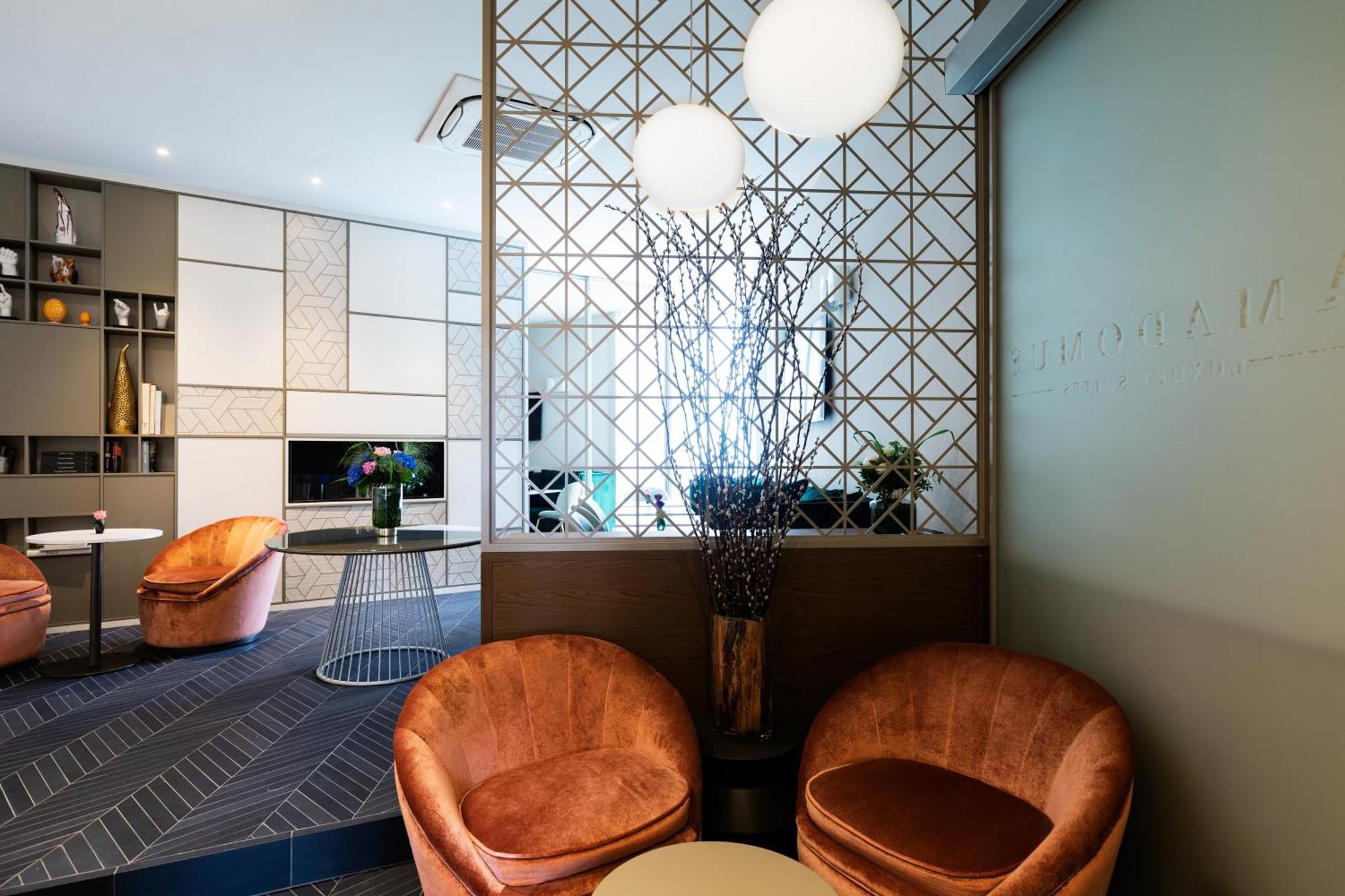 Hotel Amadomus Luxury Neapel